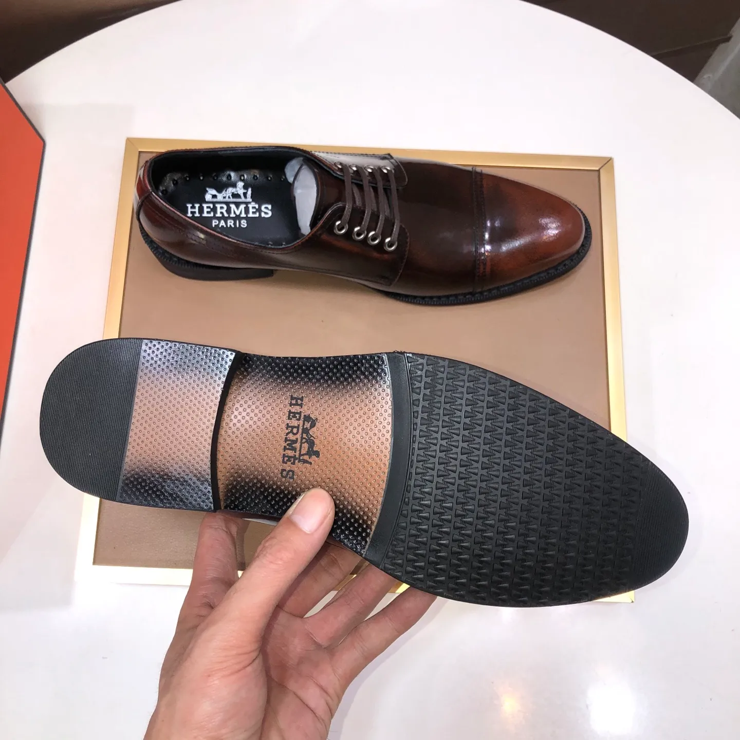 Men's Men's Shoes💰540💰[HERMES] (cowhide lining)🍀Italian top luxury🍀He does not pursue novel styles and gorgeous colors, but attracts the favor of successful men with his flawless, elegant and classic style. Formal leather shoes This very comfortable, simple and stable style allows you to easily match any style! The pattern is absolutely 1:1 refined from the original case, and we strive for excellence in materials, imported cowhide + cowhide lining💪💪💪extraordinary texture👍! .Code number: 39-45 (45 customized)
